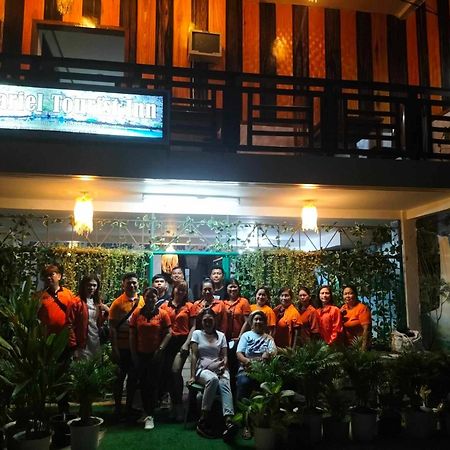 Brenmariel Tourist Inn 爱妮岛 外观 照片