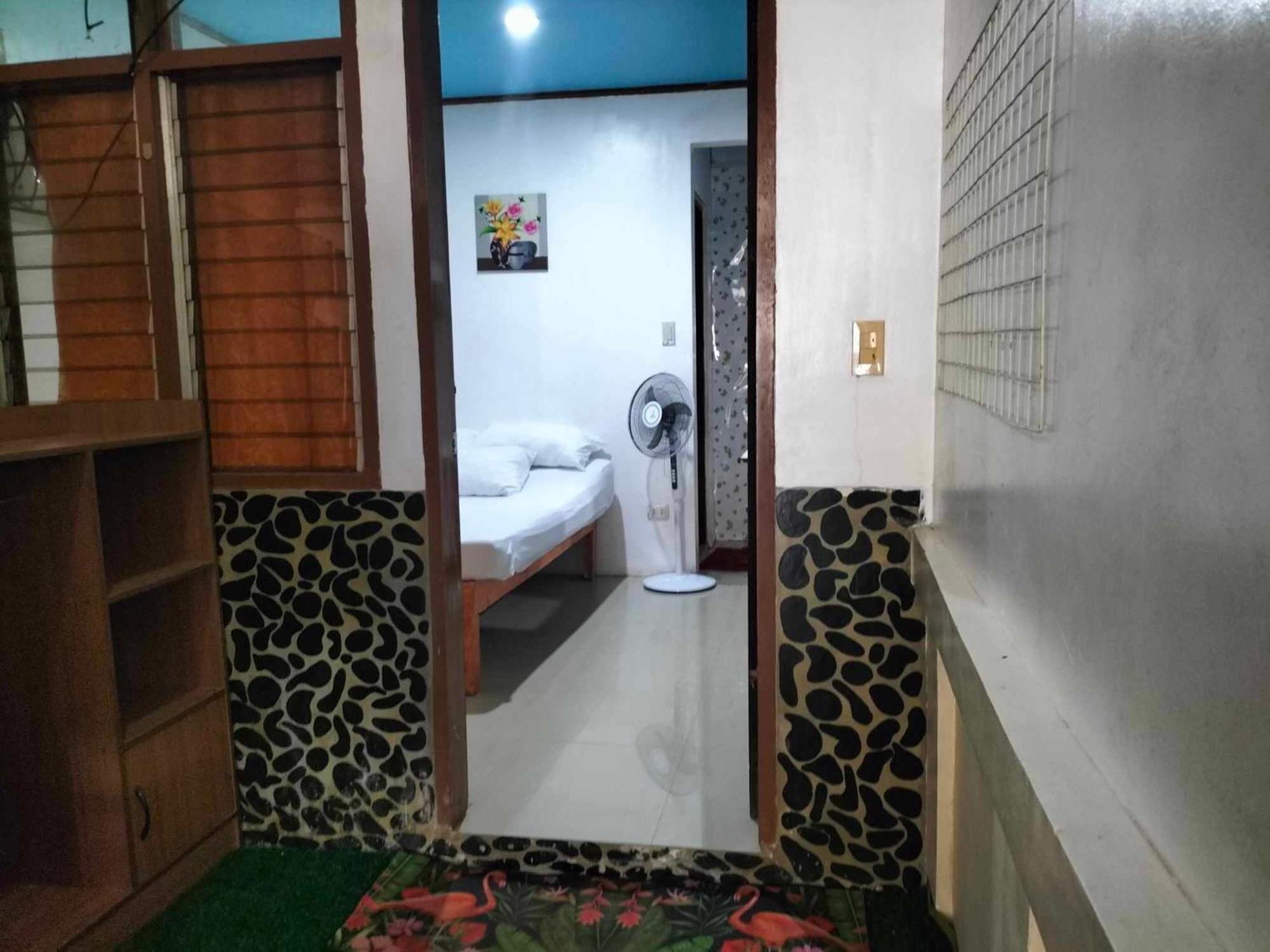 Brenmariel Tourist Inn 爱妮岛 外观 照片