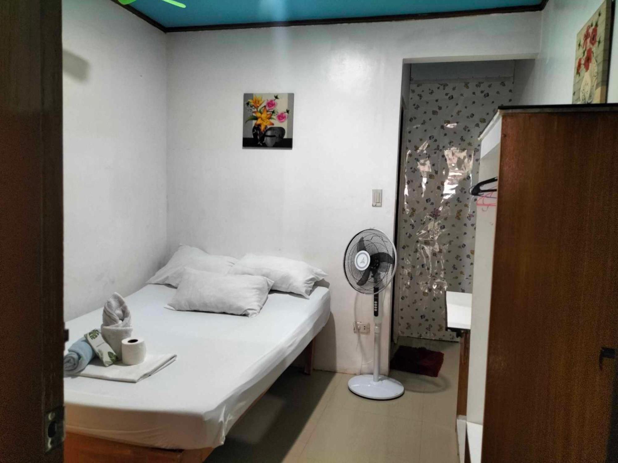 Brenmariel Tourist Inn 爱妮岛 外观 照片