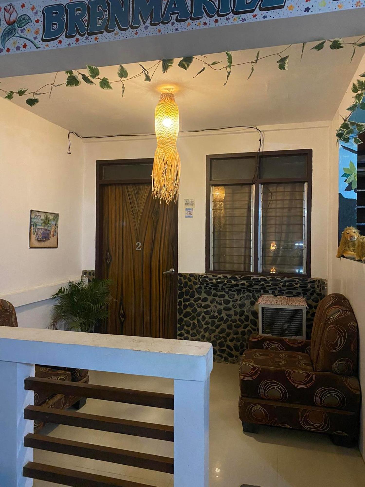Brenmariel Tourist Inn 爱妮岛 外观 照片