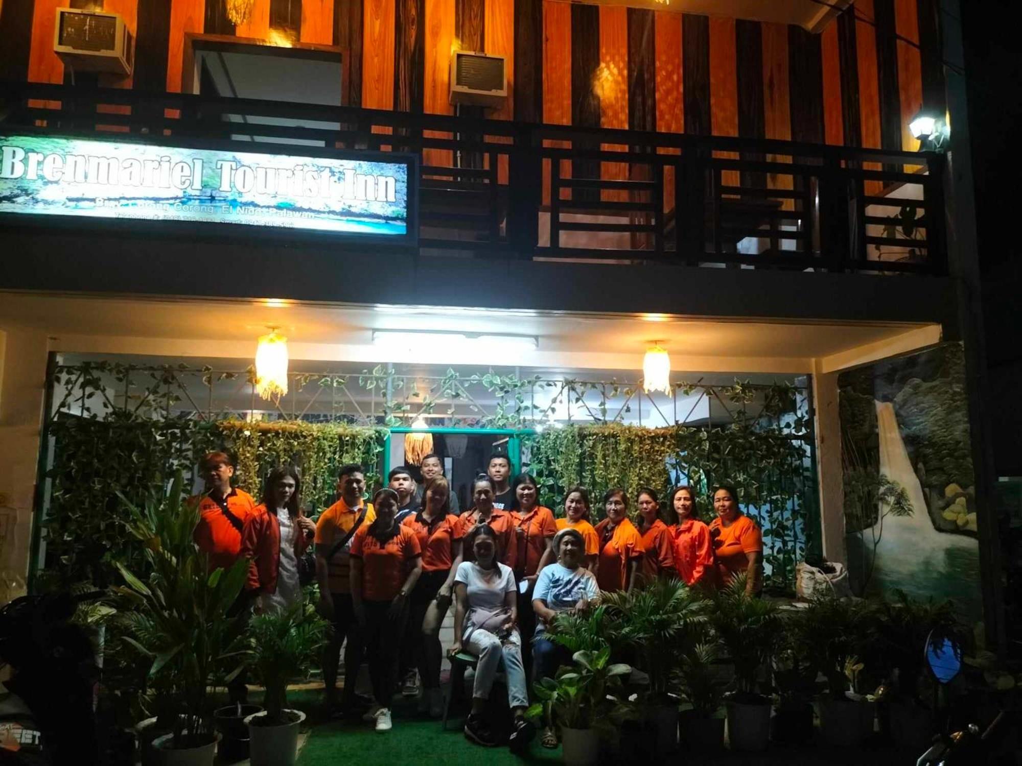 Brenmariel Tourist Inn 爱妮岛 外观 照片