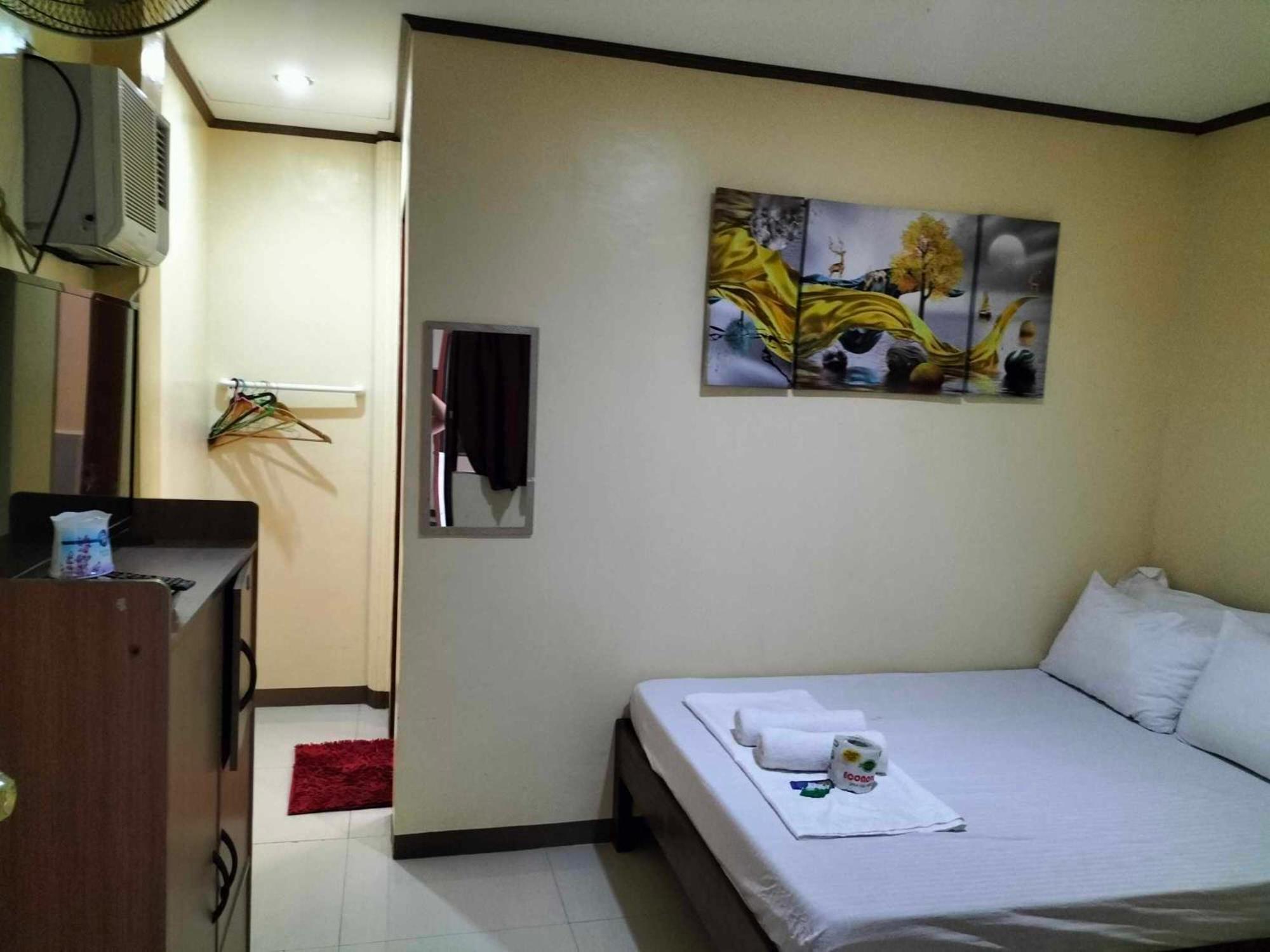 Brenmariel Tourist Inn 爱妮岛 外观 照片