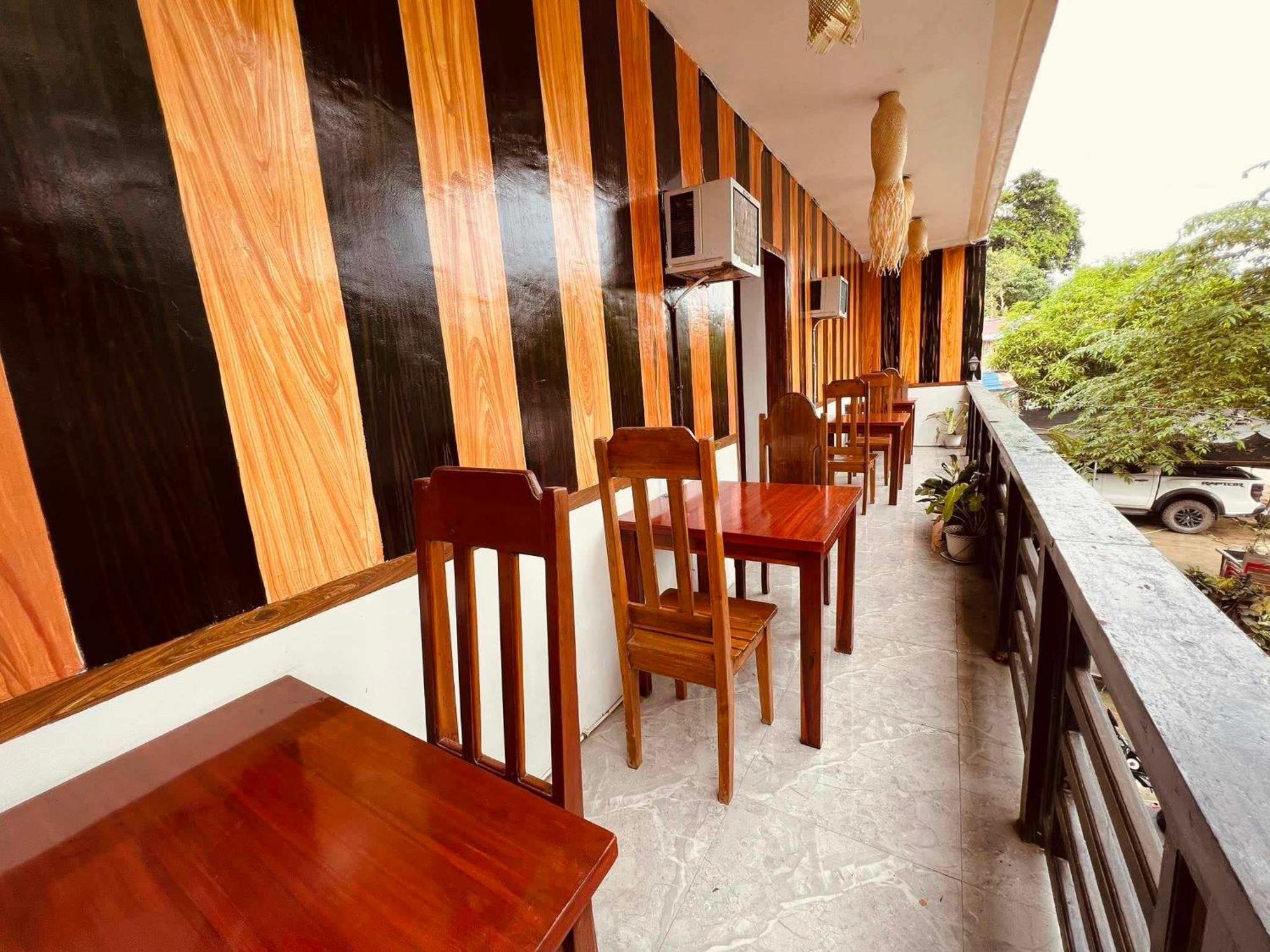 Brenmariel Tourist Inn 爱妮岛 外观 照片