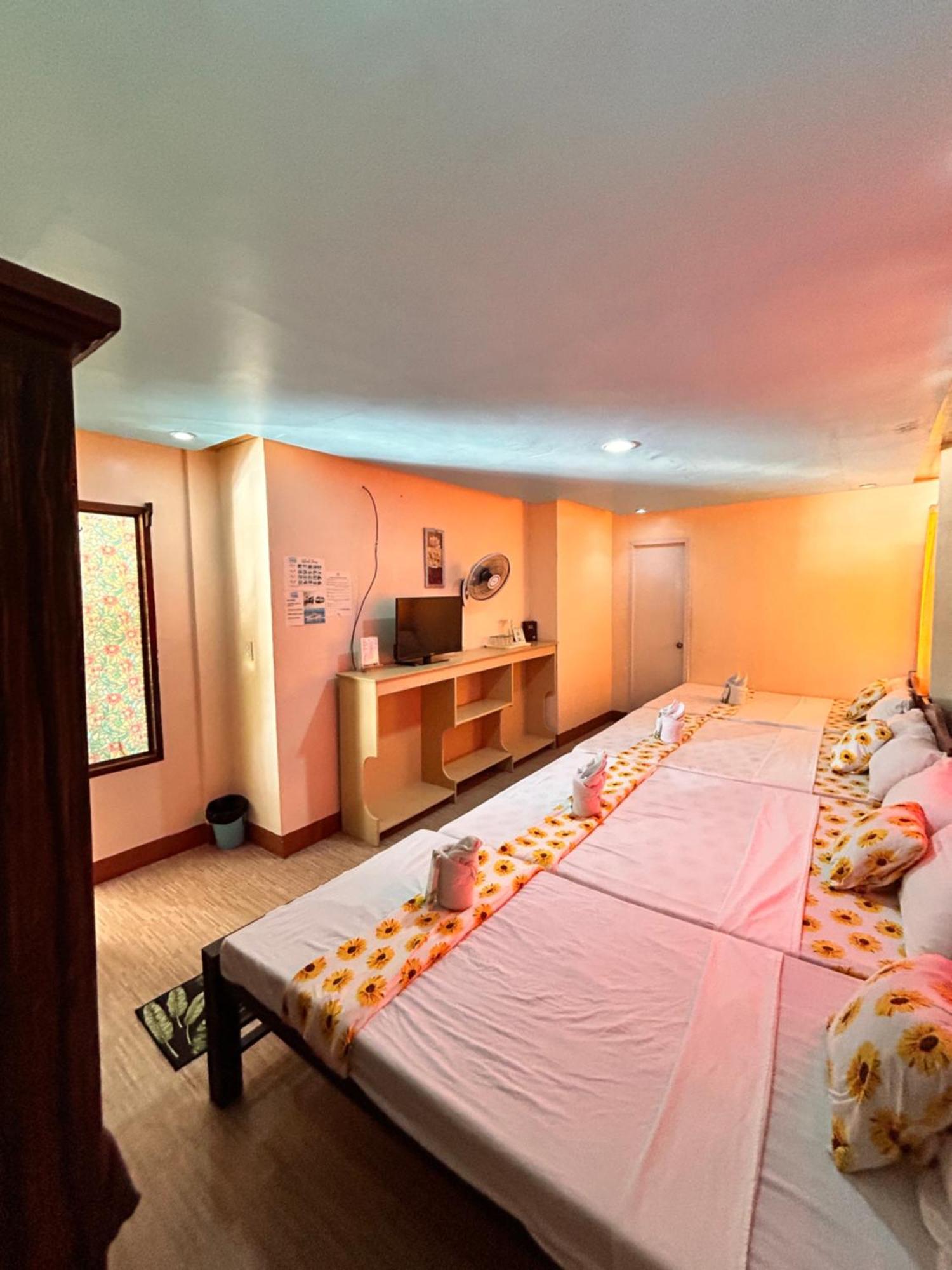 Brenmariel Tourist Inn 爱妮岛 外观 照片